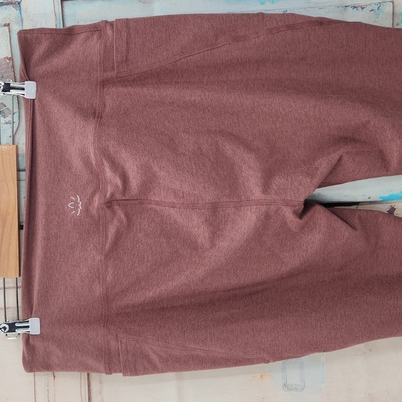 Beyond Yoga Plus Size Out Of Pocket High Waisted Spacedye Midi Leggings - Picture 5 of 8